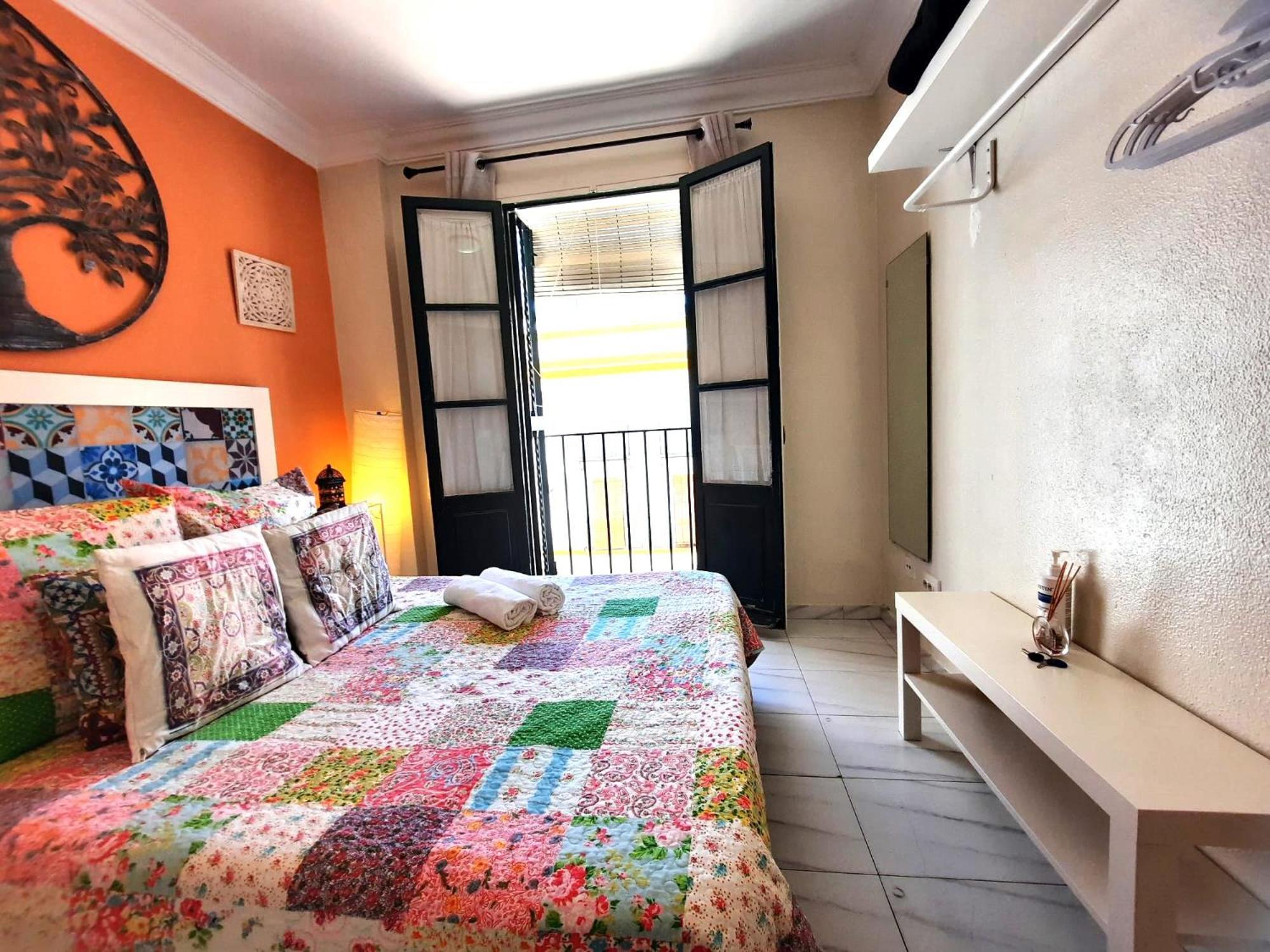 Budget And Cute Rooms With Balcony Sevilla Center Kültér fotó