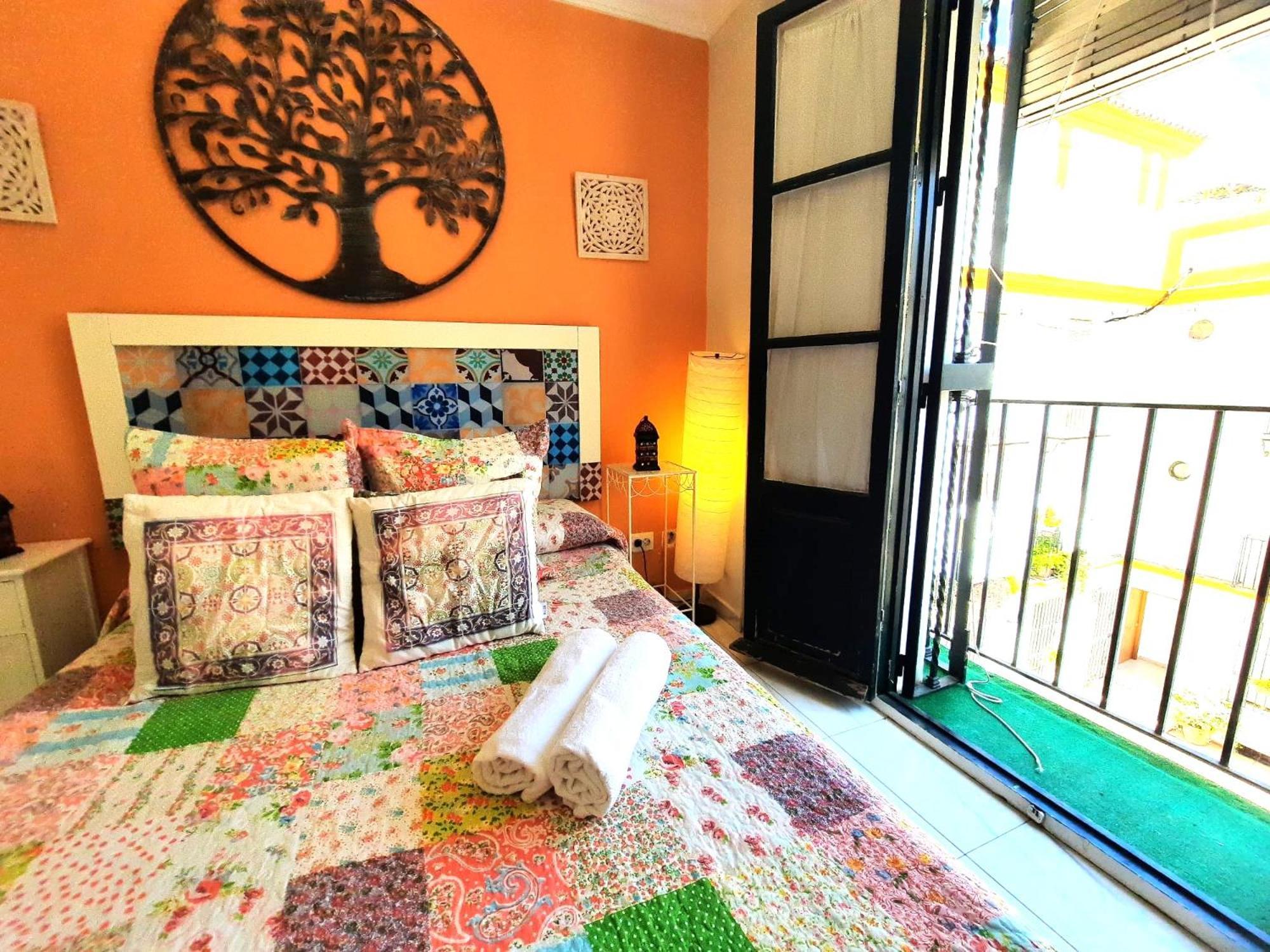 Budget And Cute Rooms With Balcony Sevilla Center Kültér fotó